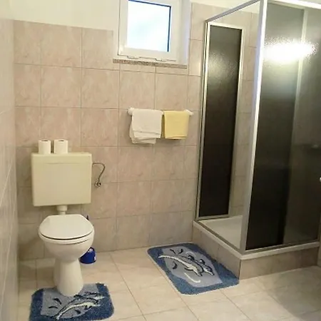 公寓 With Parking Space Banjol, Rab - 16647